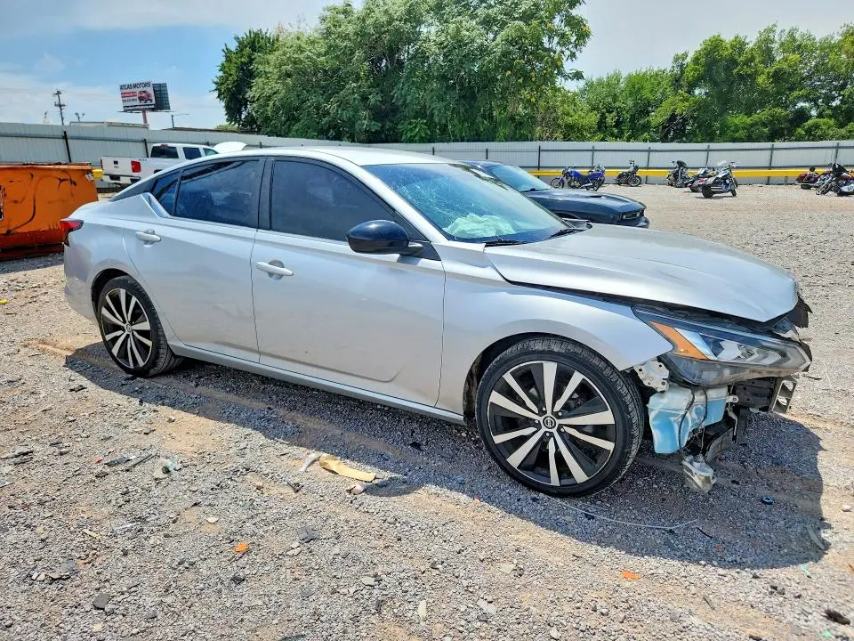 2020 NISSAN ALTIMA SR  