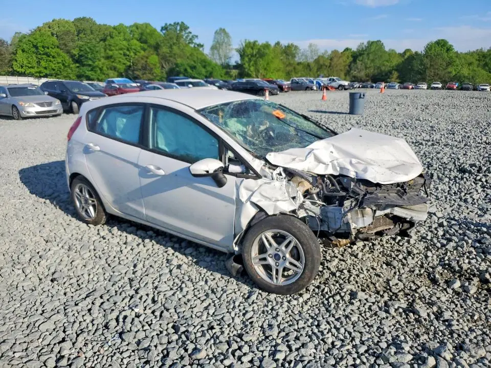 2018 FORD FIESTA SE  