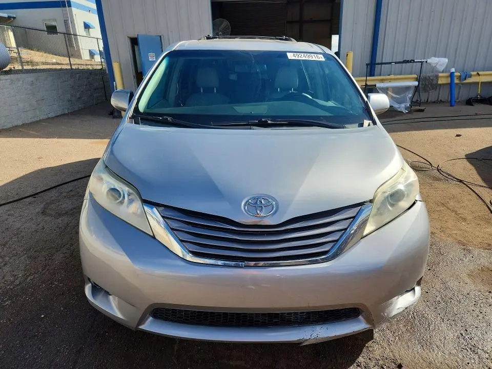 2015 TOYOTA SIENNA XLE 8-PASSENGER  