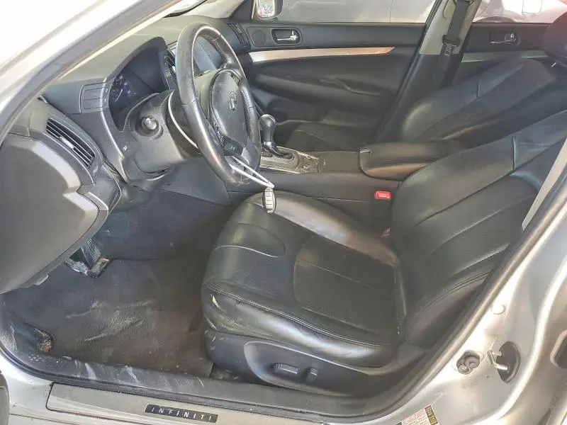 2015 INFINITI Q40 BASE  