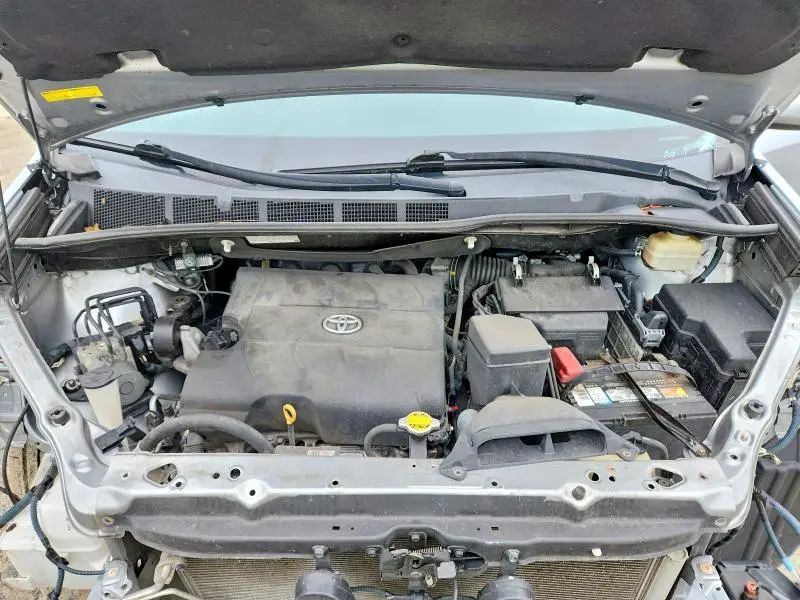 2016 TOYOTA SIENNA XLE 8-PASSENGER  