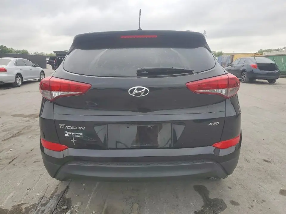 2016 HYUNDAI TUCSON SE  