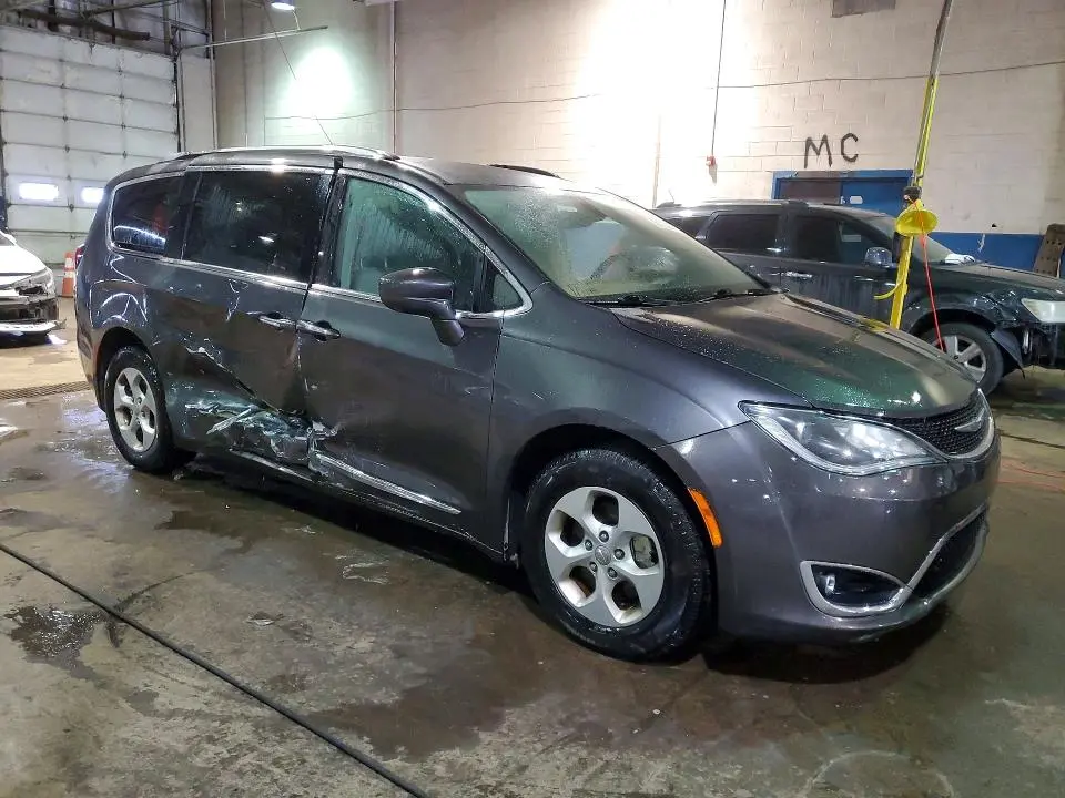 2017 CHRYSLER PACIFICA TOURING L PLUS  
