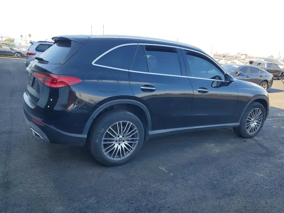 2024 MERCEDES-BENZ GLC 300  