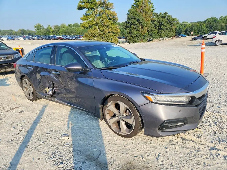 2018 HONDA ACCORD TOURING  
