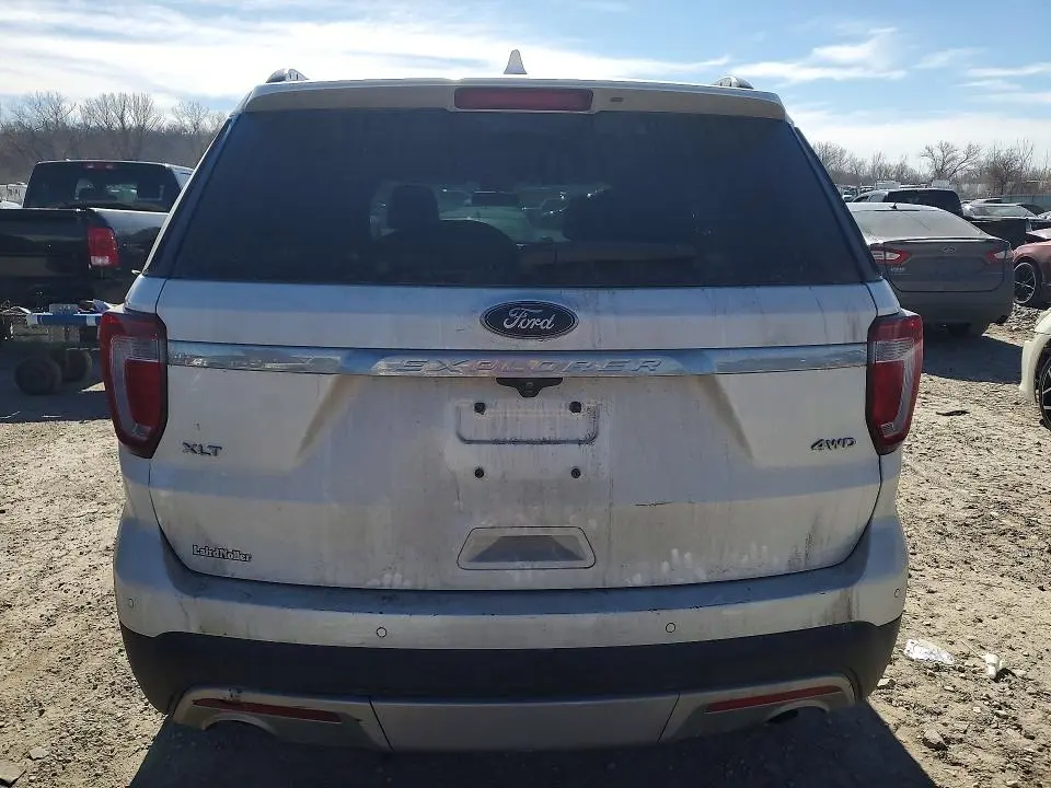 2017 FORD EXPLORER XLT  