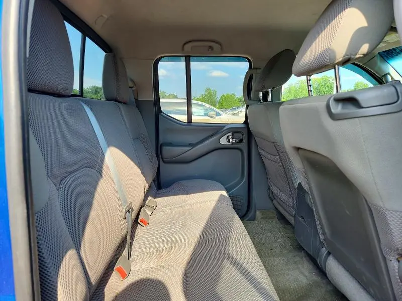2014 NISSAN FRONTIER S  