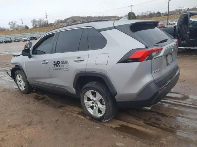 2021 TOYOTA RAV4 XLE  
