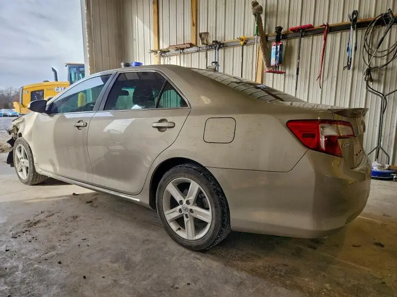2014 TOYOTA CAMRY SE  