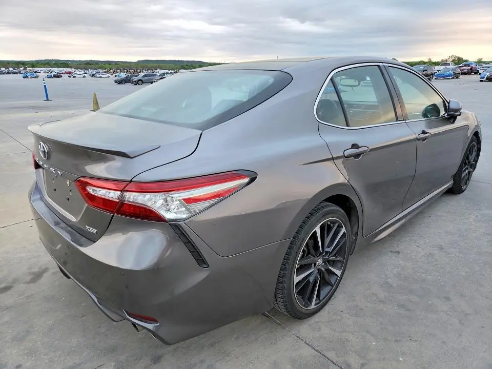 2018 TOYOTA CAMRY XSE  