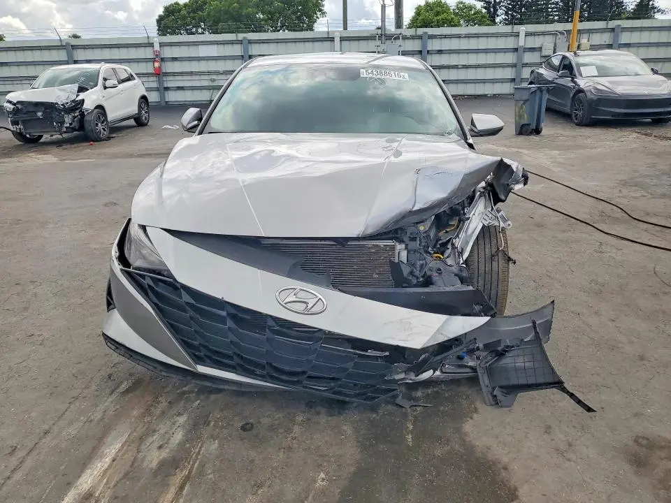 2021 HYUNDAI ELANTRA SEL  