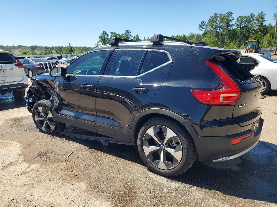 2025 VOLVO XC40 PLUS  