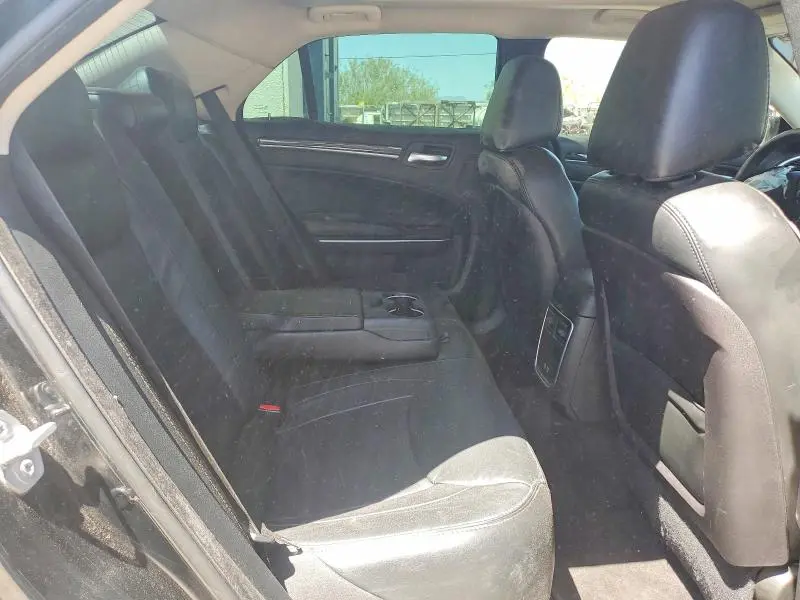 2016 CHRYSLER 300 LIMITED  
