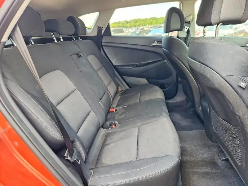 2017 HYUNDAI TUCSON SE  