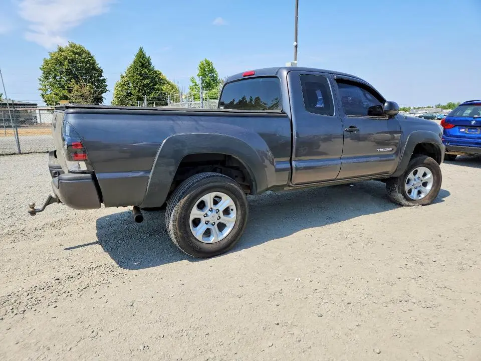 2015 TOYOTA TACOMA BASE  