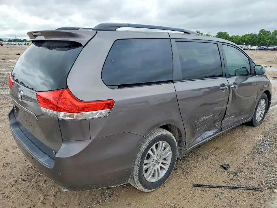 2012 TOYOTA SIENNA XLE 8-PASSENGER  