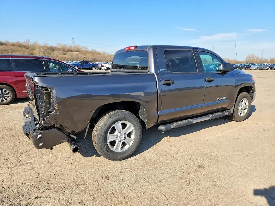 2016 TOYOTA TUNDRA CREWMAX SR5  