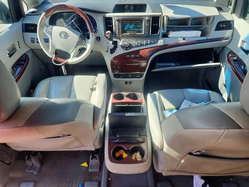 2011 TOYOTA SIENNA LIMITED 7-PASSENGER  
