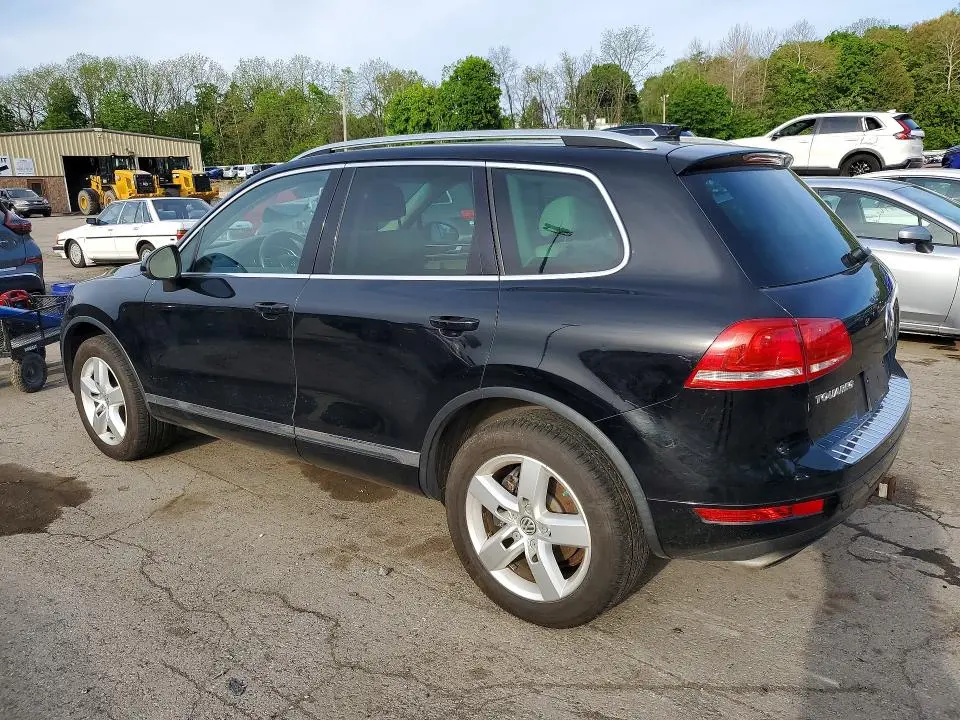 2013 VOLKSWAGEN TOUAREG V6  