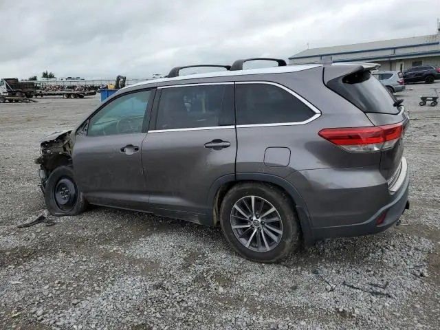 2019 TOYOTA HIGHLANDER SE  