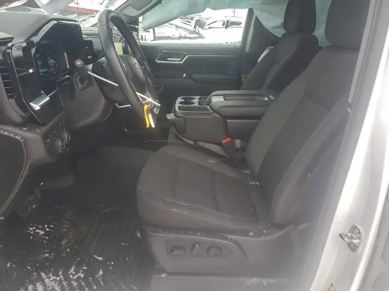 2024 CHEVROLET SILVERADO K1500 LT  