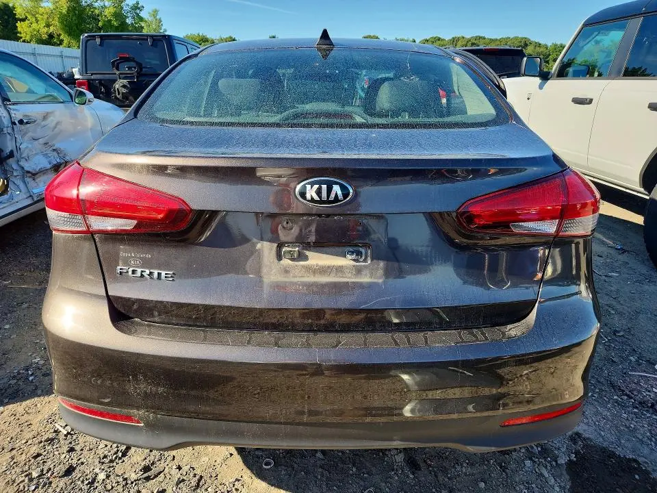 2018 KIA FORTE LX  