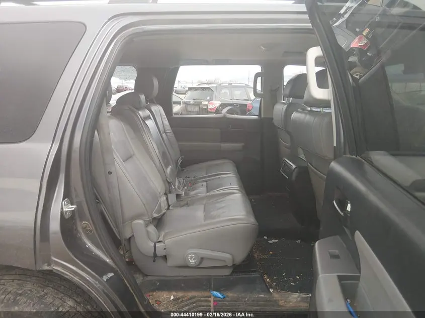 2015 TOYOTA SEQUOIA SR5 5.7L V8