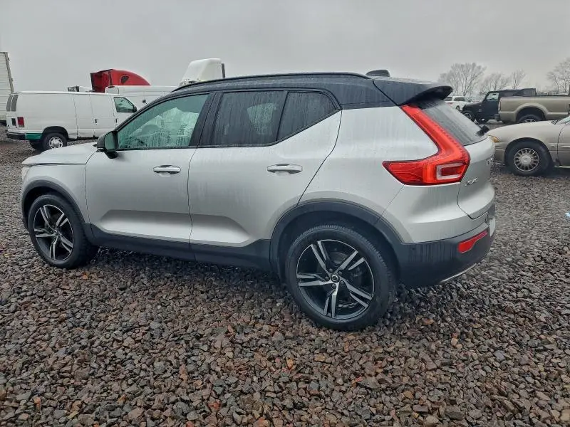 2019 VOLVO XC40 T5 R-DESIGN  
