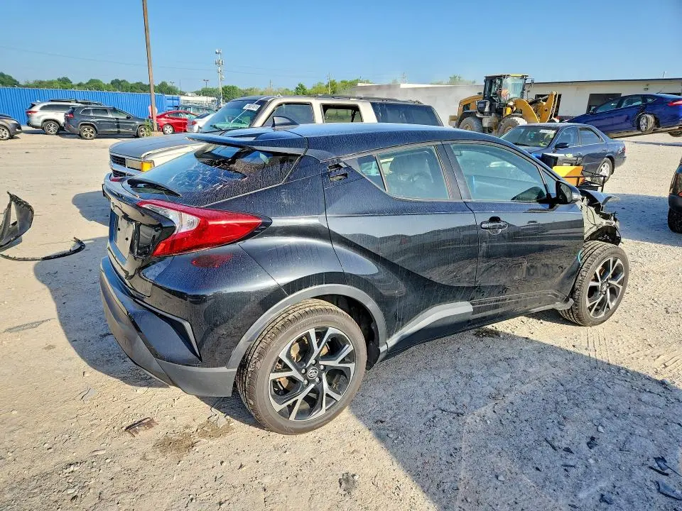 2019 TOYOTA C-HR XLE  