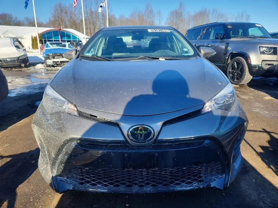 2017 TOYOTA COROLLA SE  