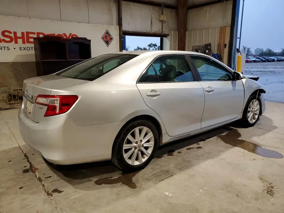 2012 TOYOTA CAMRY XLE V6  