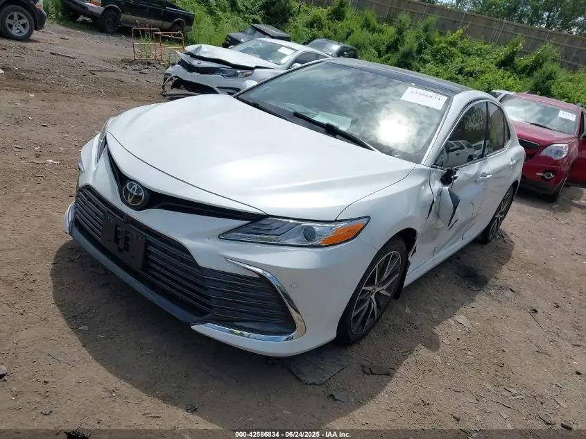 2023 TOYOTA CAMRY XLE AWD