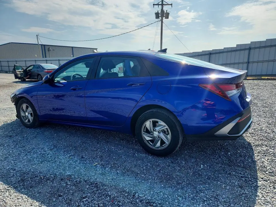 2025 HYUNDAI ELANTRA SE  