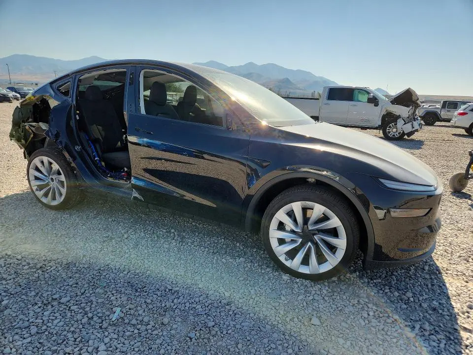 2026 TESLA MODEL Y   