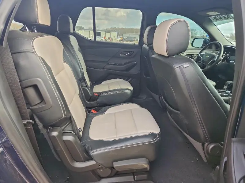 2023 CHEVROLET TRAVERSE LT  