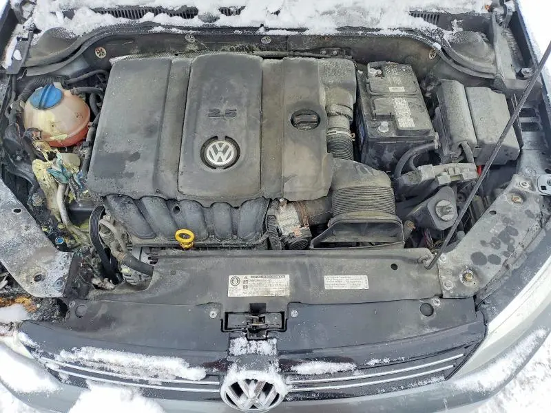 2013 VOLKSWAGEN JETTA SE  