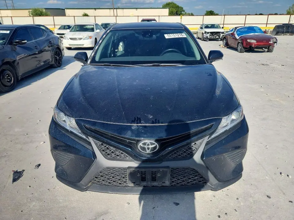 2020 TOYOTA CAMRY SE  