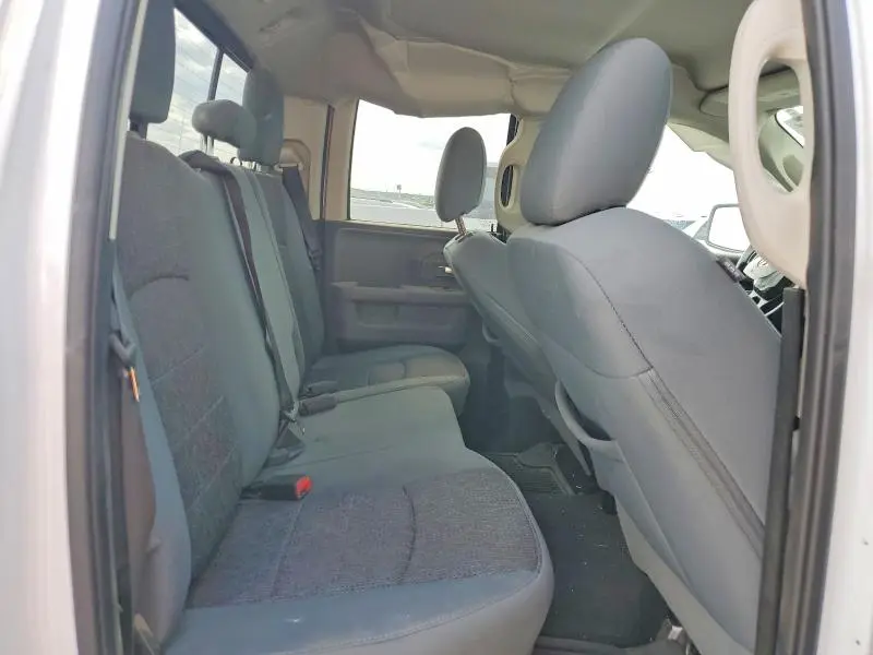 2015 RAM 1500 SLT  
