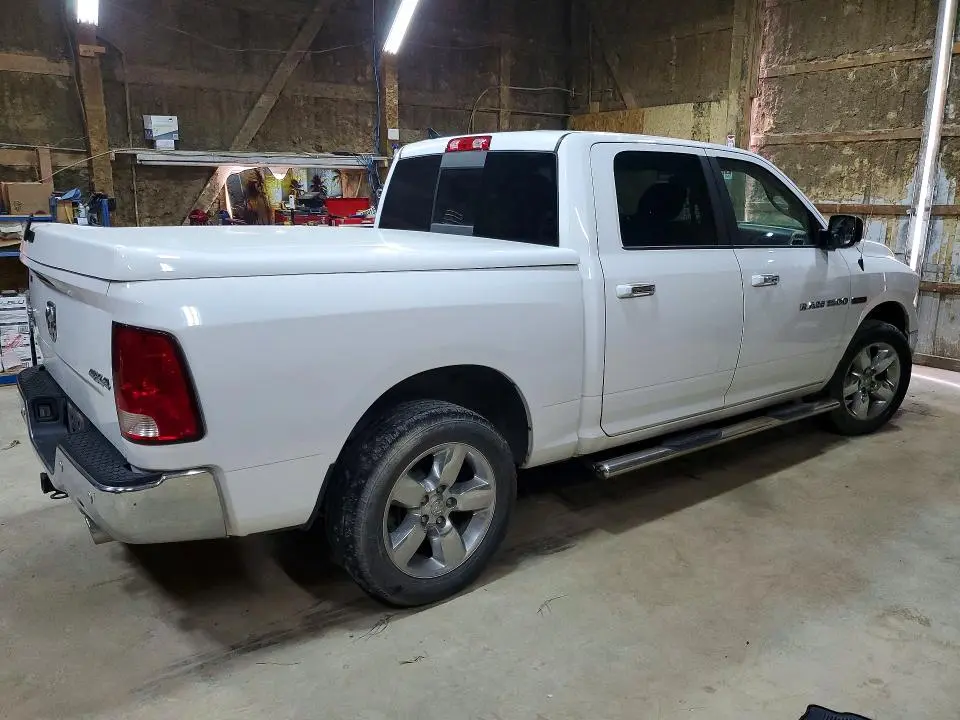 2017 RAM 1500 SLT  