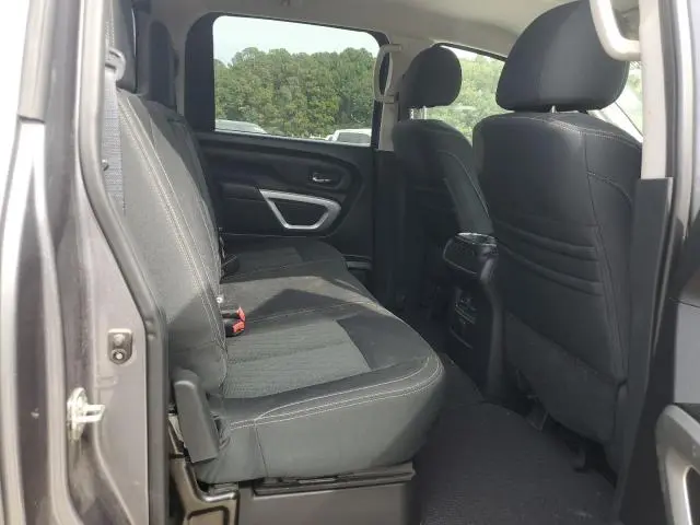 2018 NISSAN TITAN SV  
