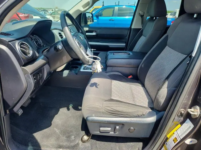 2017 TOYOTA TUNDRA SR5  
