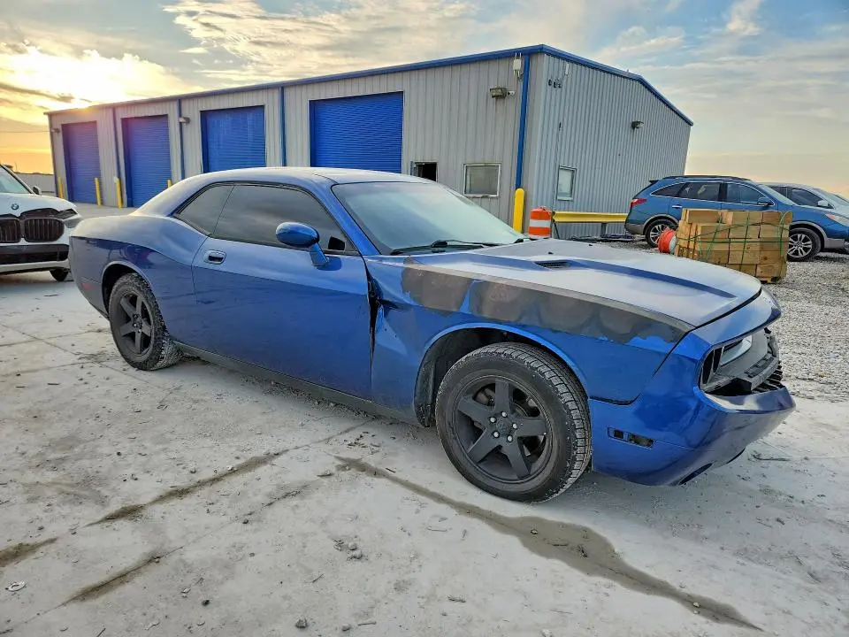 2010 DODGE CHALLENGER SE  