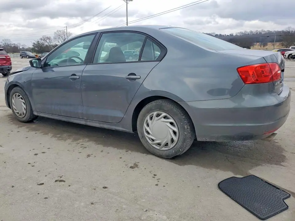 2013 VOLKSWAGEN JETTA BASE  