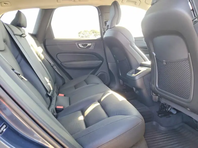 2023 VOLVO XC60 PLUS  