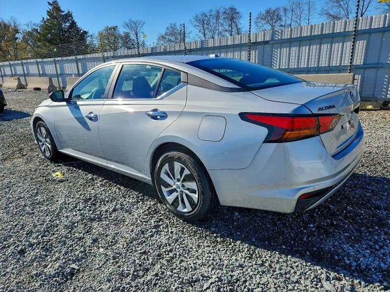 2024 NISSAN ALTIMA SV  