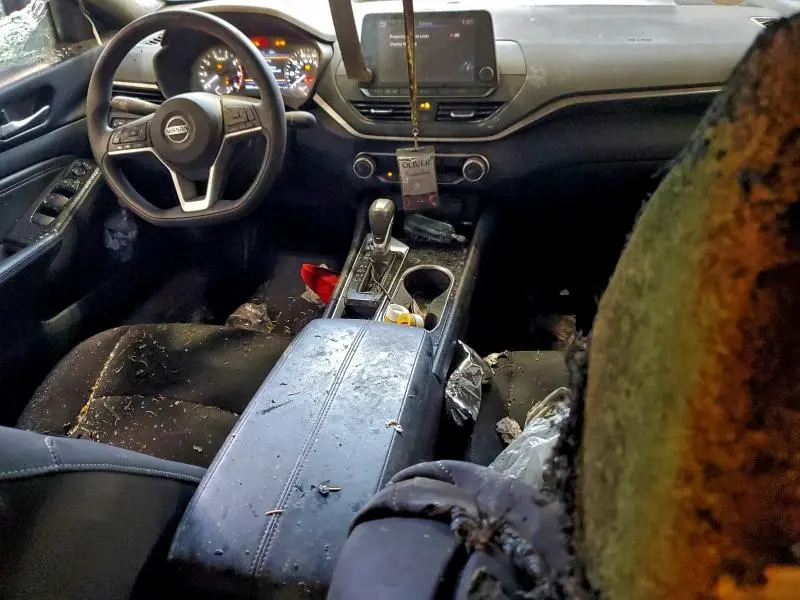 2021 NISSAN ALTIMA SV  