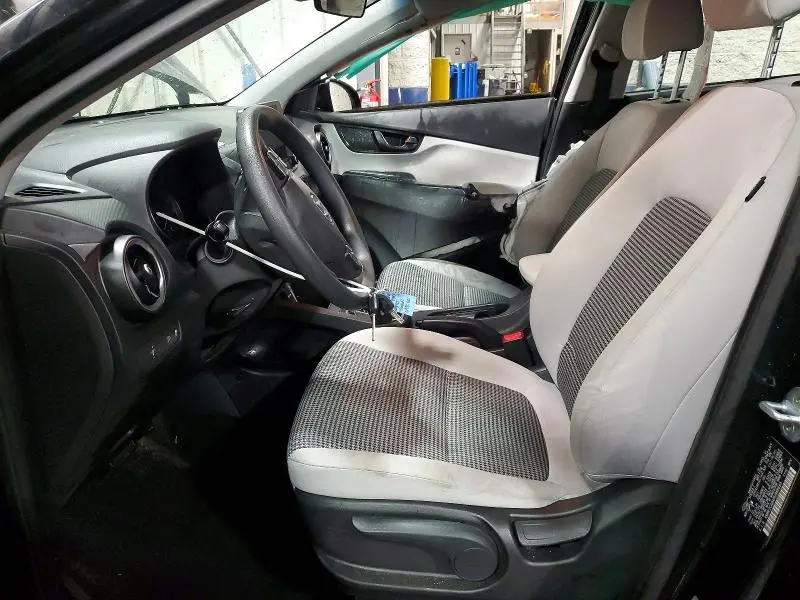 2023 HYUNDAI KONA SE  