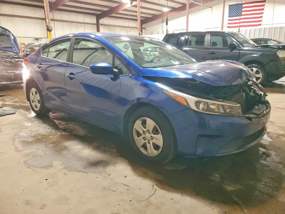 2017 KIA FORTE LX  