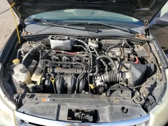 2010 FORD FOCUS SE  