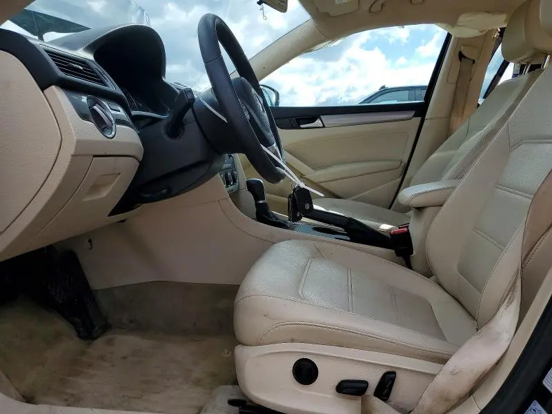 2015 VOLKSWAGEN PASSAT S  